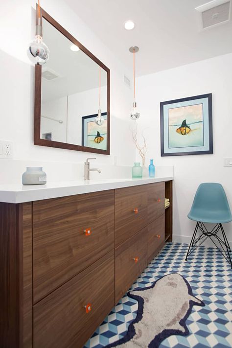 Renovated Modern Mid-Century Modern San Diego House | Apartment Therapy Modern Kids Bathroom, Kids Bathroom Makeover, Colorful Tile, Bathroom Apartment, Shower Wall Tile, 1950s House, Bathroom Cabinetry, Bathroom Decor Ideas Themes, Mid Century Boho