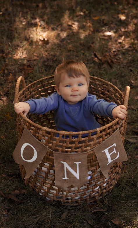 First birthday photoshoot ideas | baby in a basket photoshoot | baby boy first birthday photoshoot | first birthday ideas | boy first birthday photos | little boy first birthday photo ideas | first birthday outdoor photoshoot | fall themed birthday photoshoot | little boy photoshoot | first birthday photo outfit ideas | first birthday photoshoot | outdoor little boy photoshoot poses | toddler boy fall photoshoot | toddler boy fall photoshoot outfit idea | toddler boy poses First Birthday Fall Photoshoot, One Year Old Birthday Photoshoot Boy, Fall 1st Birthday Photoshoot, Toddler Boy Fall Photoshoot, Fall Photoshoot Toddler, 1 Year Photoshoot Boy, One Year Boy Photoshoot, Boys 1st Birthday Photo Shoot Ideas, First Birthday Outdoor Photoshoot