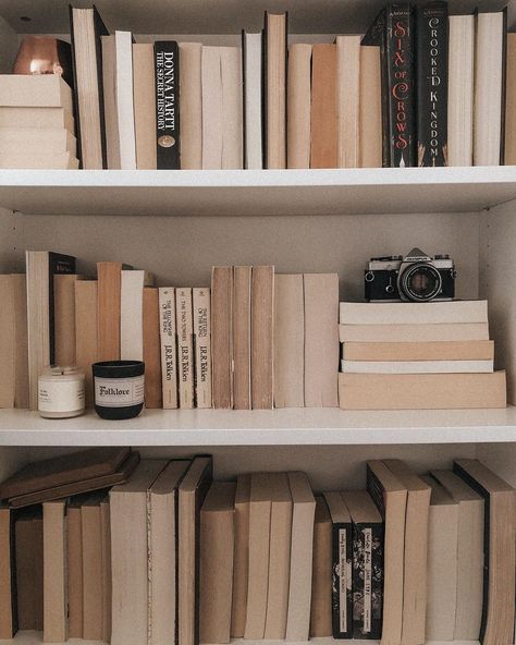 Parisian Bookshelf, Walks Outside, Bookshelf Aesthetic, Minimalist Lighting, Fellowship Of The Ring, Book Dragon, My Coffee, Light Academia, Dream Rooms