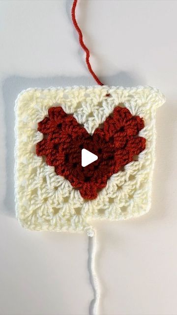 Square Purse Pattern, Granny Square Purse Pattern, Granny Square Purse, Valentine Crochet, Heart Granny Square, Crazy Crochet, Square Purse, Purse Patterns, Granny Squares