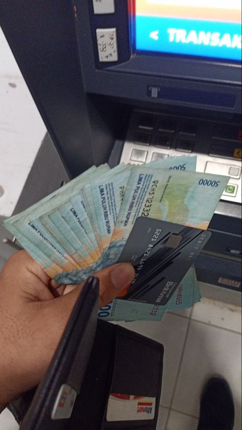 Pap Ambil Uang Atm, Pap Kartu Atm, Tarik Uang Di Atm, Perjalanan Kota, Andong, Passport Pictures, About Snapchat, Atm Card, Money Pictures