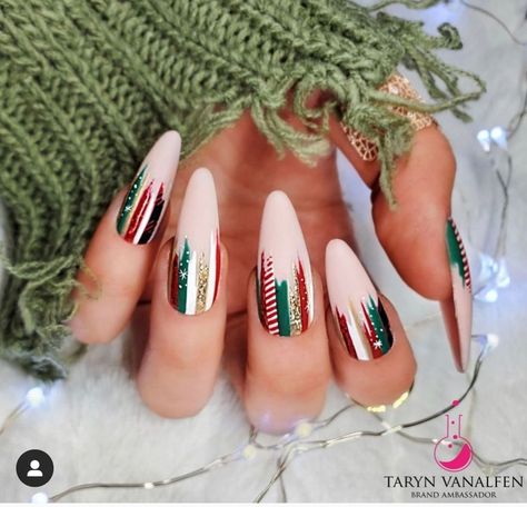 December Nails, Cute Christmas Nails, Green Nail, Festival Nails, Xmas Nails, Christmas Nail Designs, Christmas Nail, Christmas Nail Art, Chic Nails