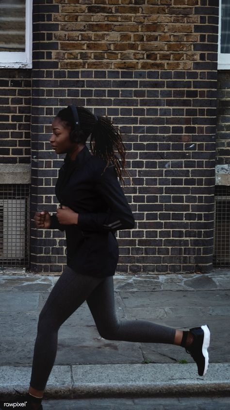 Woman listening to music while jogging in a city mobile phone wallpaper | premium image by rawpixel.com / eyeeyeview Jogging Aesthetic Photography, Morning Jogging Aesthetic, Life Domains, Jogging Aesthetic, Woman Listening To Music, Thea Stilton, City Running, Couple Running, Girl With Headphones