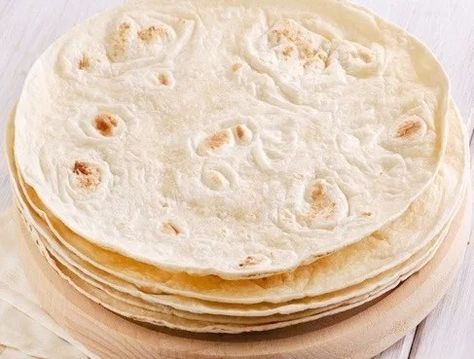 A tortilla is a cake made from corn flour, water and salt. Native to Mexico and Central America, the staple of the diet of Read more Best Burrito, Recipes With Flour Tortillas, Boiled Chicken Breast, Homemade Flour Tortillas, Boricua Recipes, Flour Tortilla, Mexican Foods, Tortilla Recipe, Homemade Tortillas