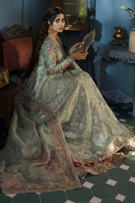 Zara Shahjahan Pakistani Photography, Zara Wedding Dress, Zara Shahjahan, Walima Dress, Asian Bridal Dresses, Pakistani Couture, Sajal Ali, Indian Photoshoot, Desi Clothes