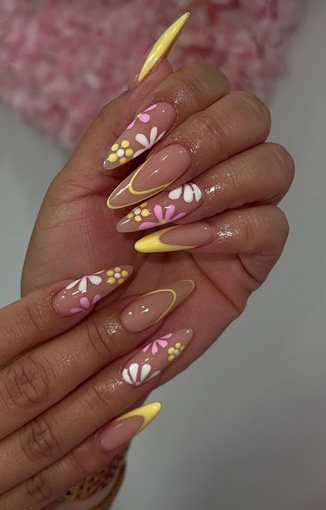 Colourfull Nail Designs, Small Flower Nail Designs, Hawaiian Inspired Nails, Nails With Painted Flowers, French Nail Designs 2024 Trends, Simple Summer Nails Coffin, Caribbean Vacation Nails, French Tip Floral Nails, Vacation Acrylics