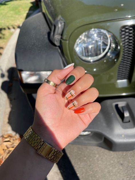 Green Orange Fall Nails, Fall Nails Ideas Autumn Orange, Fall Green Nails Short, Fall Nails Ideas Autumn Plaid, Fall Nails Orange And Green, Fall Almond Nails Ideas Green, Olive Green And Orange Nails, Sage Green And Orange Nails, Dark Green Nails Fall