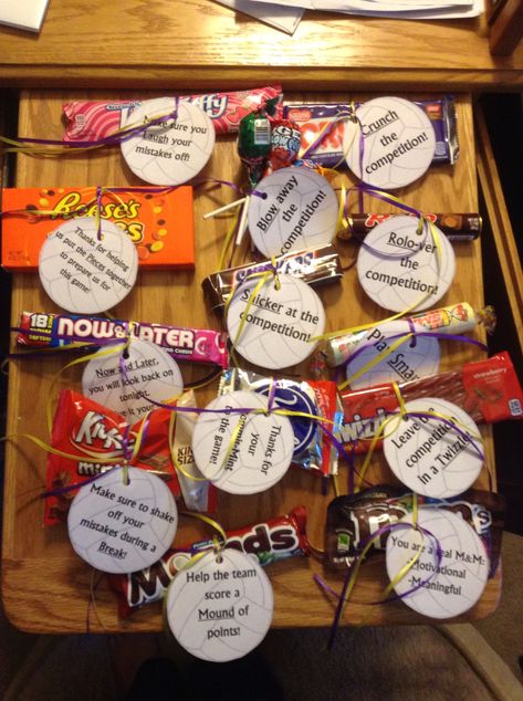 Volleyball motivational candy quotes! Volleyball Snacks, Volleyball Crafts, Volleyball Locker, Volleyball Senior Night, Volleyball Party, Volleyball Team Gifts, Team Snacks, Candy Quotes, Locker Decorations