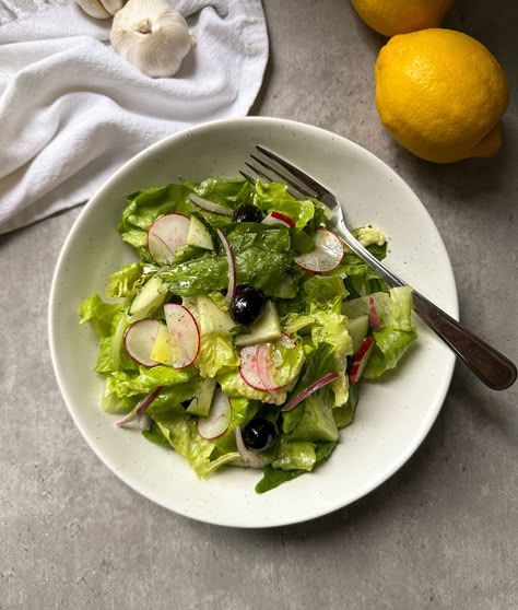 House Vinaigrette Vinegrette Recipe, Sammy Montgoms, Homemade Vinaigrette, Salad Dressing Recipes Homemade, Lemon Vinaigrette, Homemade Salads, Sauces And Dressings, Dinner Appetizers, Dressing Recipes