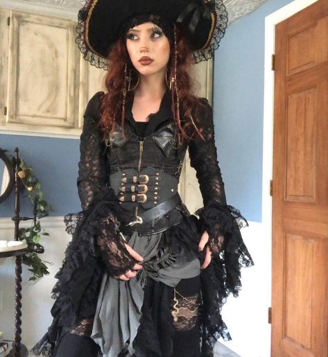 Pirate Prom Outfit, Pirate Prom Dress, Gothic Pirate Costume, Black Pirate Dress, Edgy Pirate Costume, Goth Pirate Aesthetic, Goth Pirate Costume, Goth Pirate Outfit, Fantasy Pirate Aesthetic Outfit