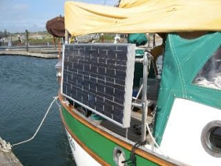 Small Boat Projects - Making Life Aboard Easier: Mounting solar panels Yacht Renovation, Yacht Interior Decor, Swamp Water, Solar Panel Mounts, Diy Solar Panel, Stainless Steel Handrail, Steel Handrail, Boat Projects, Yacht Interior