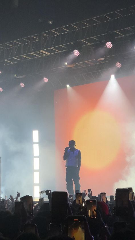 jhaymes ayo
daniel caesar
daniel caesar concert Daniel Ceaser Wallpaper Iphone, Daniel Caesar Concert Outfit, Daniel Caesar Wallpaper, Daniel Caesar Concert, Daniel Caesar Aesthetic, Concert Outfit Ideas Plus Size, Human Heart Art, Outfit Ideas Plus Size, Concert Outfit Winter