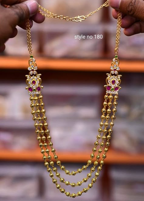 Stunning one gram gold necklace with jumkhi hangings. One Gram Gold Necklace, Gold Jewelry Outfits, Fancy Jewelry Necklace, Gold Jewelry Simple Necklace, Gold Chain Design, Gold Necklace Indian Bridal Jewelry, Antique Bridal Jewelry, 26 November, Black Beaded Jewelry