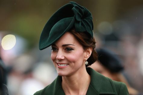 by Chris Jackson/Getty Images Kate Middleton Nails, Ducesa Kate, Kate Middleton Makeup, Moda Kate Middleton, Kate Middleton Stil, Olivia Coleman, Royal Hairstyles, Kate Middleton Pregnant, Style Kate Middleton