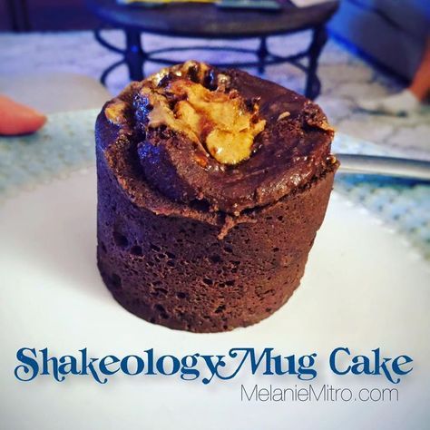 Shakeology Desserts, Shakeology Mug Cake, Heathly Snacks, 21 Day Fix Desserts, Smoothie Diet Recipes, Shakeology Recipes, Fixate Recipes, Chocolate Shakeology, Mug Cake Recipe