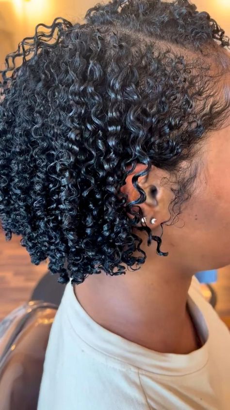 Natural Curly Bobs For Black Women, Curly Bob Hairstyles For Black Women Natural Hair, Natural Hair Bob Cut Black Women, Curly Bob Hairstyles For Black Women, Short Curly Hair Black Women, 3c Hairstyles, Curly Bob Haircut, Natural Hair Bob Cut, Natural Hair Bob