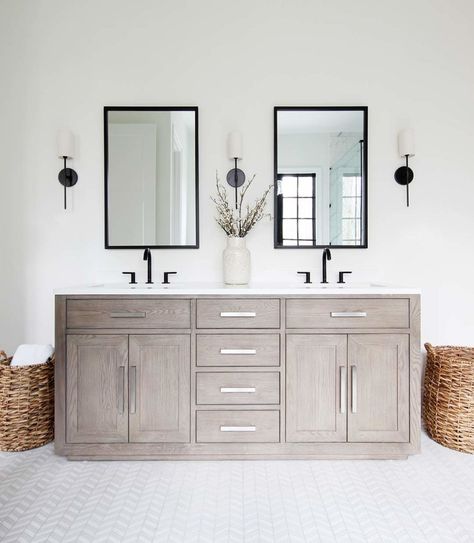 Choosing a Bathroom Faucet Finish Chrome And Black Bathroom, Double Vanity Lighting, Plank And Pillow, Bathroom Finishes, Mirror Placement, Crystal Bathroom, Best Bathroom Vanities, Crystal Wall Lighting, Bad Inspiration