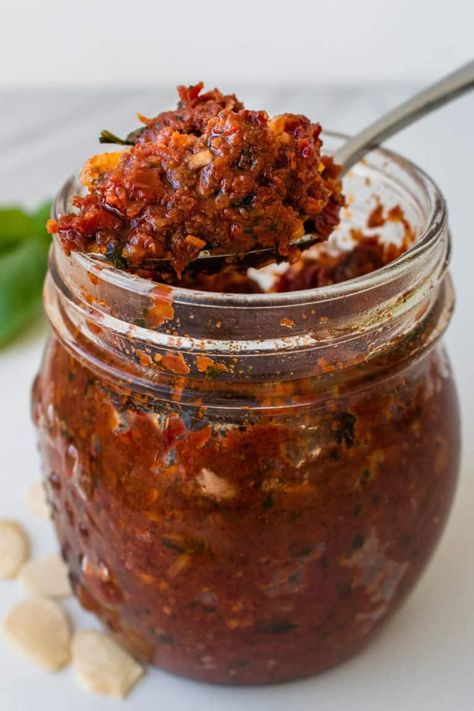 Pesto With Walnuts Recipes, Tomato Pesto Sauce, Make Sun Dried Tomatoes, Sun Dried Tomato Pesto, Sundried Tomato Pesto, Paleo Appetizers, Italian Diet, Red Pesto, Homemade Condiments