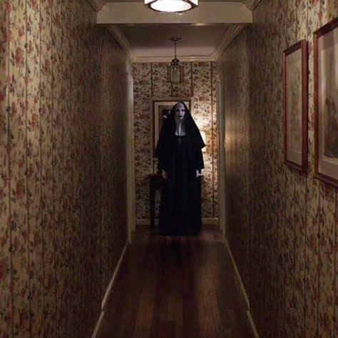 Ed E Lorraine Warren, Conjuring 2, Upcoming Horror Movies, The Last Man On Earth, Nun Costume, Lorraine Warren, Newest Horror Movies, Horror Movies Scariest, The Nun