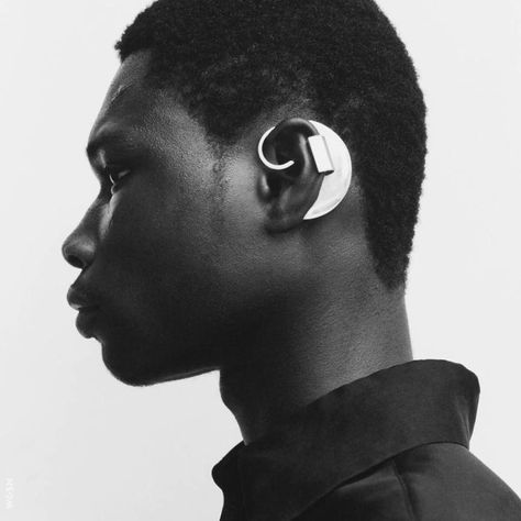 Futuristic Jewelry, Tech Jewelry, London College Of Fashion, Medical Design, Wearable Device, Hearing Aids, Diy Prints, Black Culture, Creative Director