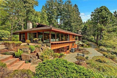 Untouched Mid-Century with Views and Privacy. WOW Mid Century Modern House Layout, Mid Century Modern Mansion, House Built Into Hillside Woods, The Incredibles House, Mid Century Modern Cabin, Midcentury Modern 2 Story House, Mid Century House Exterior, Large Mid Century House Plans, Mid Century Modern Homes Exterior