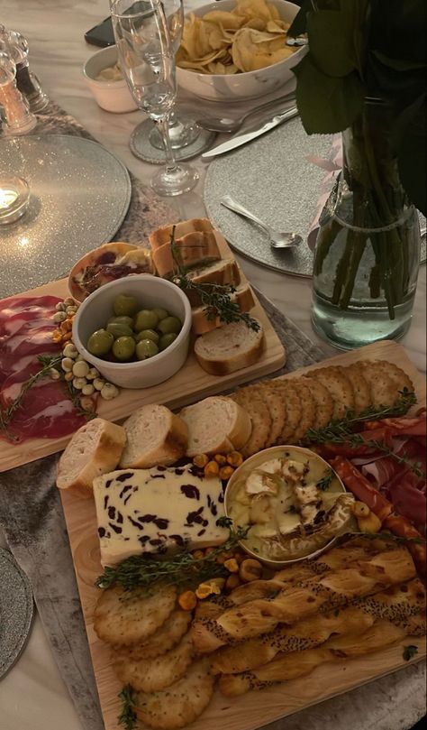 Italian Aperitivo Aesthetic, Italian Lunch Party, Cheese Board Party, Food Luxury, Italian Lunch, Italian Dinner Party, Italian Dinner, Eat Pray Love, Eat Pray