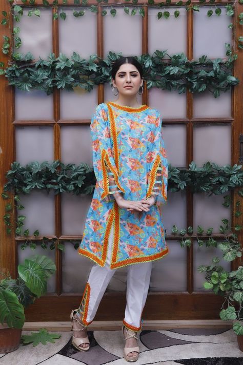 Gla Design Suit, Printed Cotton Suit Designs, Cotton Suit Designs, Designer Kurti Patterns, Neck Designs For Suits, Gaun Fashion, Stylish Short Dresses, Trouser Design, Dress Design Patterns