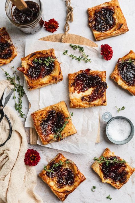 Whipped Mascarpone, Fig Jam, and Prosciutto Puff Pastry Bites - Danilicious Prosciutto Puff Pastry, Recipes With Mascarpone Cheese, Cheese And Jam, Prosciutto Appetizer, Puff Pastry Ingredients, Puff Pastry Bites, Whipped Mascarpone, Pastry Bites, Pumpkin Coffee Cakes