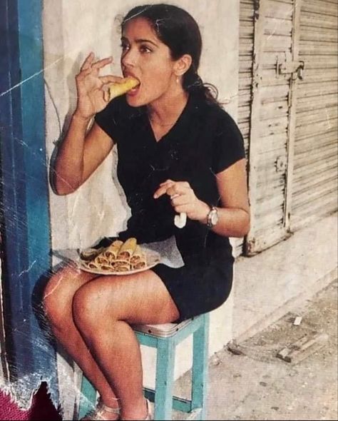 Mexican Girl Aesthetic, Latina Culture, Latina Vibes, Mexican Aesthetic, Salma Hayek Style, Latina Aesthetic, Selma Hayek, Eating Tacos, Michelle Rodriguez