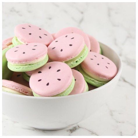 Watermelon Macaron, Watermelon Macarons, Party Macarons, Le Macaron, One In A Melon, French Macarons, Dessert Decoration, Macaroons, Fruit Bowl