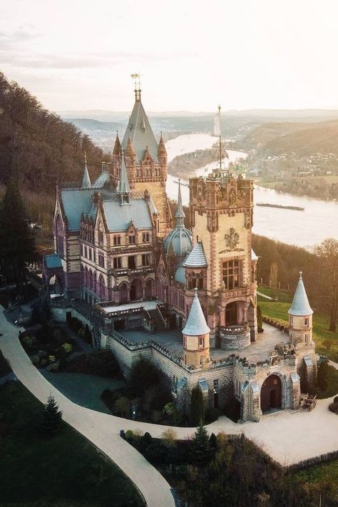 German travel ideas Real Castles Of The World, Drachenburg Castle, Castles Of The World, Real Castles, Castle Germany, Antique Architecture, Hearst Castle, Villa Style, Castle Aesthetic