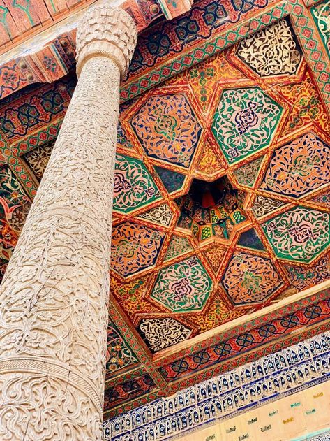 Uzbekistan Aesthetic, Khiva Uzbekistan, Persian City, Turkish Architecture, Lavender Paint, Middle Eastern Art, Persian Architecture, Islamic Art Pattern, Eastern Art