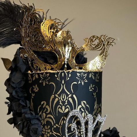 Black And Gold Masquerade Cake, Masquerade Cake Ideas Black And Gold, Masquerade Cake Ideas, Masquerade Cake Topper, Masquerade Party Cake, Dallas Cake, Masquerade Cake, Quinceanera Masquerade, Masquerade Cakes