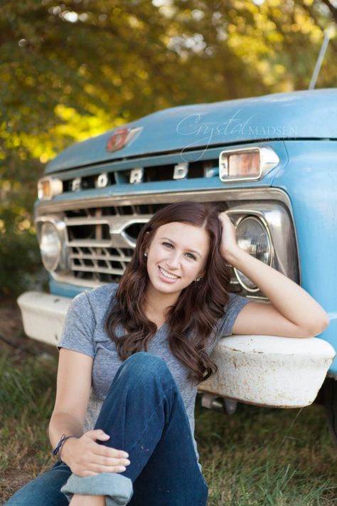 Outdoor Senior Picture Posing Ideas | Beautiful Spokane Outdoor Senior Photos - Crystal Madsen Photography Truck Senior Pictures, Memory Photography, Nurse Pics, Outdoor Senior Pictures, Senior Portraits Girl, Male Senior Pictures, Senior Pictures Sports, Senior Photo Poses, Senior Pictures Boys