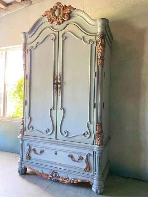 French Provincial Armoire, French Country Armoire, French Painted Furniture, Armoire Makeover, Painted Armoire, Rococo Furniture, Airline Seats, Armoire Wardrobe, French Armoire