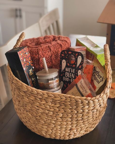 🧡🤍🤎🖤 100 days to go until Halloween And I have October on the brain • • • • #100daysuntilhalloween #codeorange #halloween #boobasket #12footskeleton #salemmassachusetts Spooky Season Gift Basket, Boo Basket Ideas For Girlfriend Fall, Boo Basket Aesthetic, Halloween Couple Basket, Boo Basket With Ugg, Purple Halloween Gift Baskets, Boo Basket, Halloween Gift Baskets, Days Until Halloween