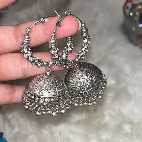 Beautiful Silver jhumka earrings. Eastern design Silver Jhumkas Aesthetic, Saree Earrings Jewellery Designs, Desi Silver Jewellery, Silver Indian Earrings, Silver Jhumka Aesthetic, Jumkas Silver, Silver Oxidised Jhumka, Jumka Silver, Earrings On Saree