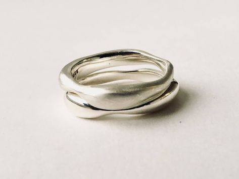 WyckoffSmith - Etsy Austria Non Traditional Wedding Rings, Organic Shape Jewelry, Organic Jewelry Design, Organic Jewellery, Wax Jewelry, Alternative Wedding Ring, Non Traditional Wedding Ring, Traditional Wedding Rings, Non Traditional Wedding