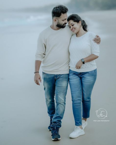 Save The Date Dress Ideas Kerala Modern, Kerala Pre Wedding Photoshoot, Kerala Couple Photography, Save The Date Dress, Bride Reception Dresses, Pre Wedding Photoshoot Props, Honeymoon Dress, Reception Dresses, Pre Wedding Photoshoot Outfit