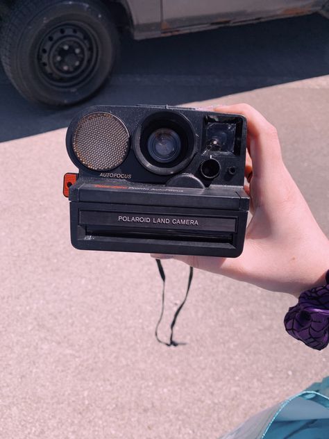 Vintage polaroid camera #polaroid Polaroid Aesthetic Vintage, Polaroid Camera Aesthetic, 80s Camera, Vintage Polaroid Camera, Camera Polaroid, Polaroid Aesthetic, Aesthetic 2000s, Camera Aesthetic, Goblin Core