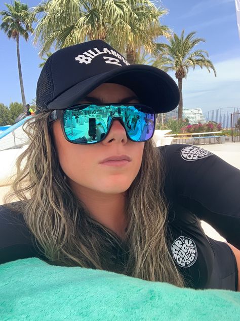 Surfer Sunglasses, Billabong Wetsuit, Oakley Sunglasses Women, Pit Vipers, Hair Sports, Beach Sport, Waves Beach, Cute Country Outfits, Beach Sunglasses