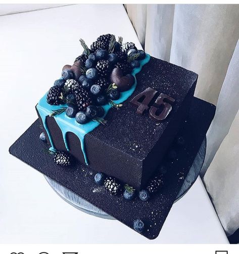 ładny tor przepysznie smakuje nie musi być koniecznie na 45 lat Fruit Topped Cake, Blue Birthday Cakes, 25th Birthday Cakes, Chocolate Garnishes, Birthday Cakes For Men, Cakes For Men, Cake Designs Birthday, Gorgeous Cakes, Birthday Cake Decorating