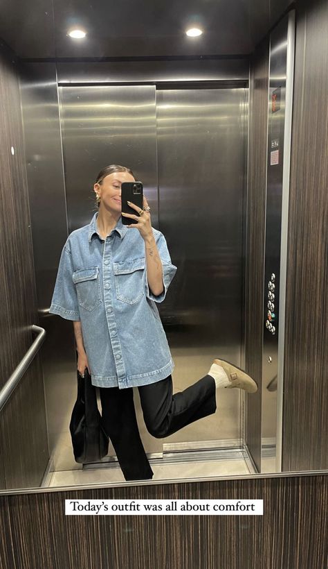 Denim Collared Shirt Outfits, Women Birkenstock, Birkenstock Boston Outfit, Birks Outfit, Clogs Birkenstock, Go Viral On Tiktok, Birkenstock Outfit, Viral On Tiktok, Skandinavian Fashion