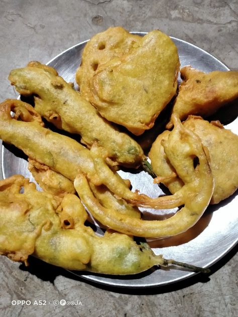 Pakode 😋 Pakode Recipe, Food Recipes Indian, Recipe Photography, Spiritual Stories, Photography Indian, Spiritual Knowledge, Recipes Indian, Sant Rampal Ji Maharaj, Rampal Ji Maharaj