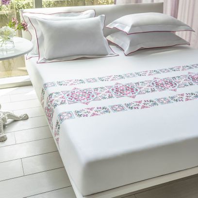 embroidered bedsheet , embroidery bed sheets design , bed sheet embroidery design, embroidery bedsheets , bed sheet kadai design , bed sheet design embroidery , bedsheet embroidery, embroidery bedsheets online, embroidered bedsheets online Pink Bedsheet, Bedsheet Ideas, Bedsheets Ideas, Bedsheet Design, Draps Design, Bed Sheet Painting Design, Bad Cover, Bed Sheets Online, Bed Cover Design