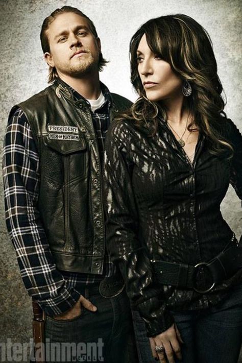 Jax & Gemma in EW Sons Of Anarchy Gemma, Gemma Teller Morrow, Gemma Teller, Kim Coates, Katey Sagal, Sons Of Anarchy Motorcycles, Sons Of Anarchy Samcro, Jax Teller, Charlie Hunnam