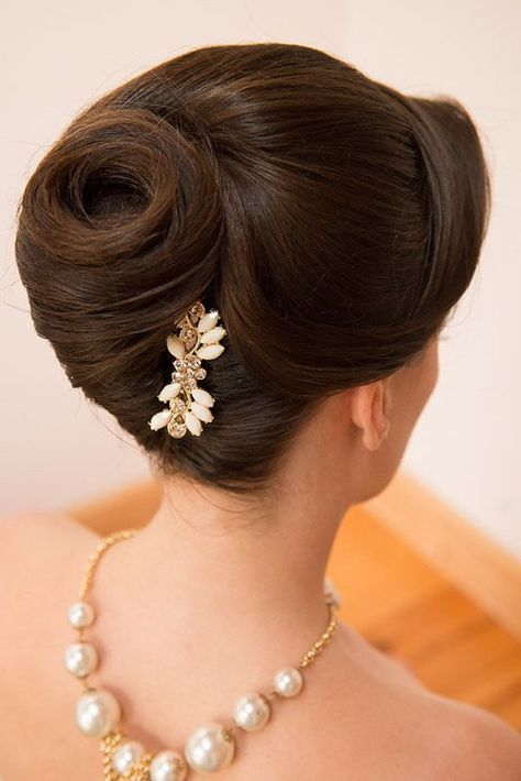 Retro Updo Wedding, 50s Wedding Hair Updo, Classic Hair Updo, 50s Style Hair Updo, 1950’s Hair Updo, Vintage Hair Bun, Traditional Updo, Beehive Updo Wedding, Classic French Roll Hairstyle