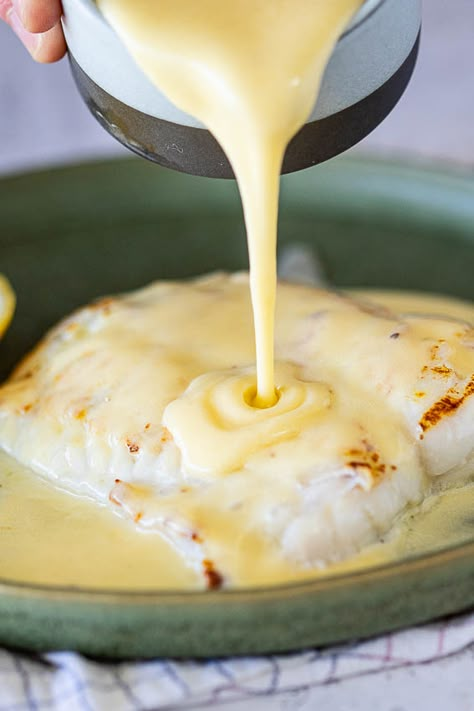 Lemon Sauce For Fish, Butter Sauce For Fish, Creamy Lemon Butter Sauce, Easy Tartar Sauce, Butter Cream Sauce, Easy Sauce Recipe, Lemon Garlic Butter Sauce, Lemon Garlic Sauce, Lemon Cream Sauces