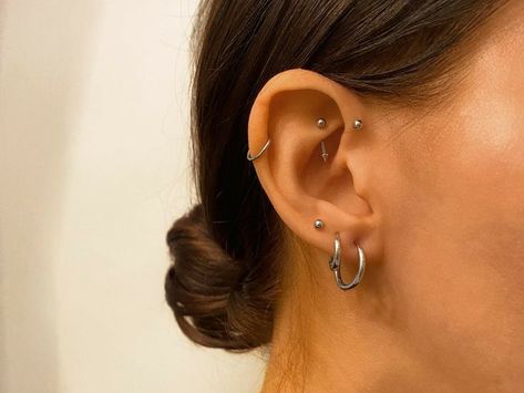 Ear Piercings Design, Ohrknorpel Piercing, Types Of Ear Piercings, Cool Ear Piercings, Pretty Ear Piercings, Cute Ear Piercings, Types Of Piercings, Cute Piercings, Eyebrow Piercing