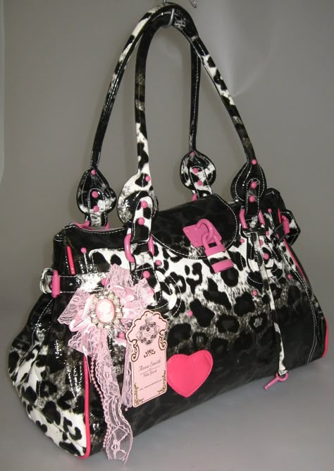 ANNA SMITH LYDC LONDON DESIGNER FASHION BAG Designer Handbag Shoulder Bag Teenagers bags Weekend Bag SCHOOL BAG I HEART ANNA SMITH NEW YORK LEOPARD BLACK Anna Smith, Mcbling Fashion, 일본 패션, Gyaru Fashion, Trashy Y2k, 2000s Fashion Outfits, Pretty Bags, Cute Purses, Cute Bags